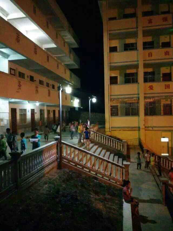 源碼太陽(yáng)能智慧路燈，太陽(yáng)能路燈廠家，太陽(yáng)能路燈價(jià)格