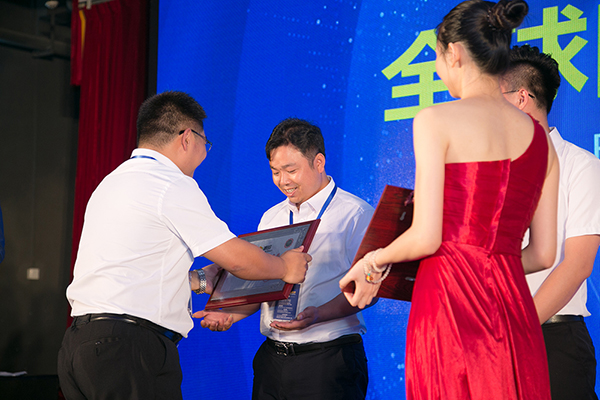 源碼太陽能路燈，源碼太陽能路燈廠家，源碼太陽能路燈價格