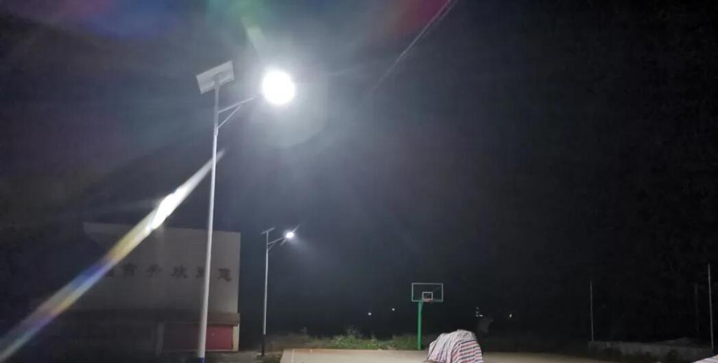 太陽能路燈的價格和什么有關系