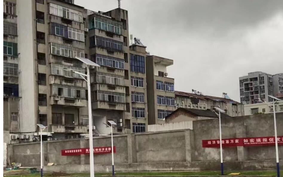 住宅區(qū)庭院燈如何實現(xiàn)裝飾性和功能性的結(jié)合？